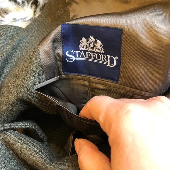 100% Wool Stafford Men Gray Strip Suit Blazer Jacket Size 44S Pocket - Picture 5 of 9